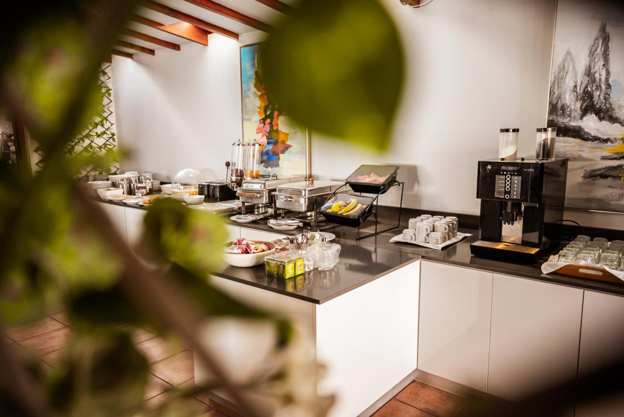 Paul Marie Hotel Apartments ไอยานาปา ภายนอก รูปภาพ